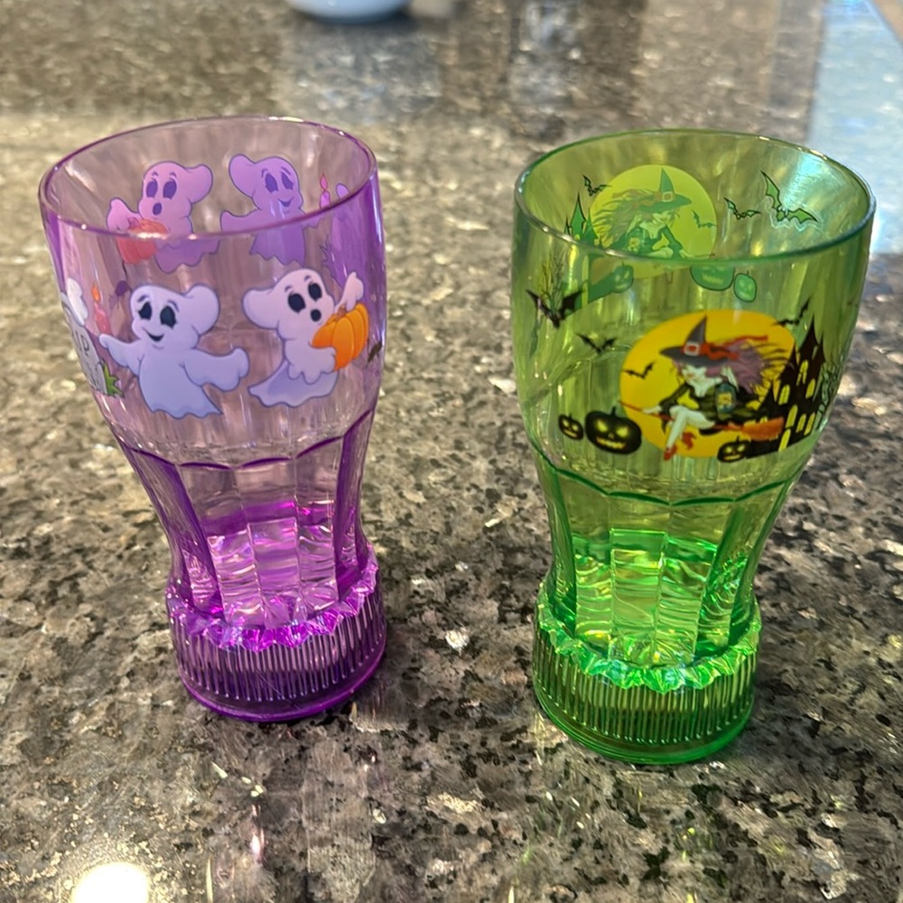Set of two light-up Halloween cups. Price is for both!
